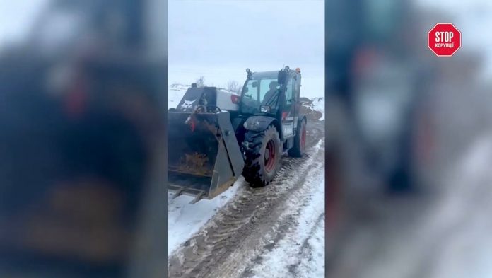 Хто захищає піщаних нелегалів на Харківщині? Поліцейського з Берестина підозрюють у конфлікті інтересів