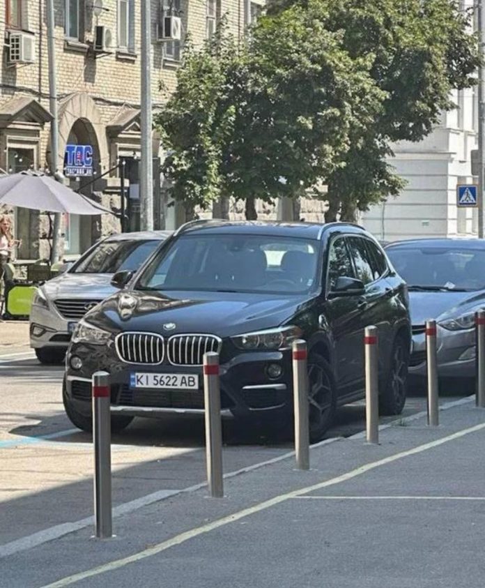 Депутат Київської облради Ігор Колтунов витратив вкрадені у онкохворих дітей кошти на BMW