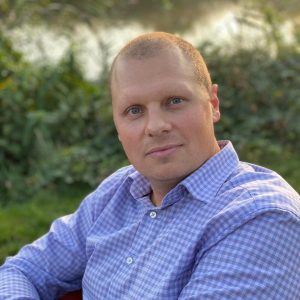 Експодатківець із Дніпра В’ячеслав Петерс записав на дружину квартиру за 1,26 млн грн