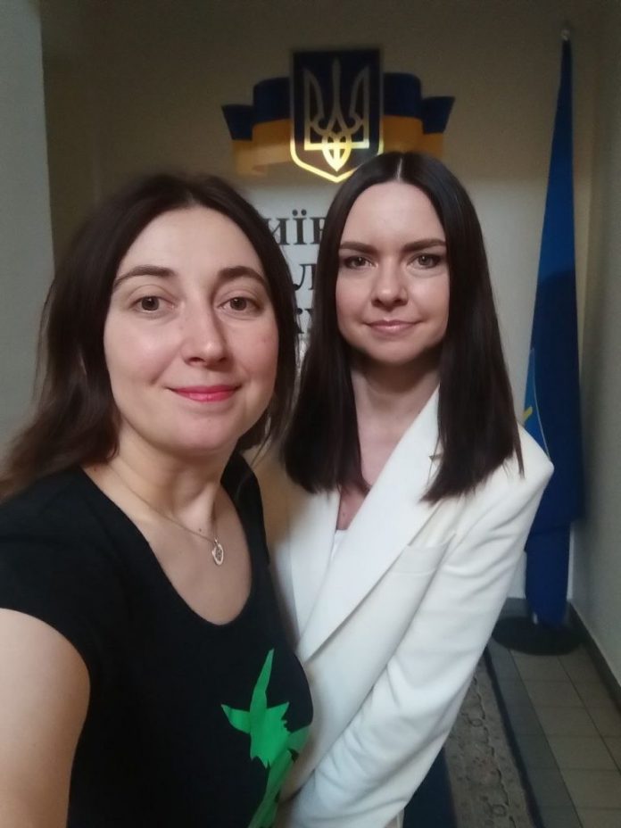 Заступниця прокурора Київщини Олена Таможня приховує активи чоловіка-ексрегіонала, який скуповує землі під Києвом за заниженими цінами