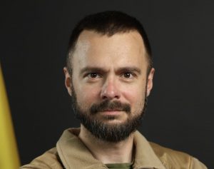 Шокуючі деталі: заступник голови КОВА Іван Добровольський декларує квартиру за 12 Грн, користується майном дружини з Англії та має темне політичне минуле з Порошенком