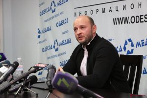 Дипломатичний притулок чи втеча? Як одеський забудовник Олег Невзоров виїхав із Болгарії після обшуків на нелегальному мегабудівництві